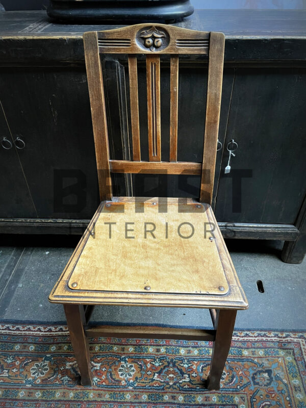 Antiek kaart tafeltje met stoelen