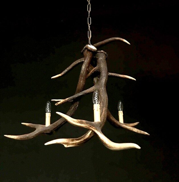 antler-lamp-made-of-3-antlers-1864616-en-max