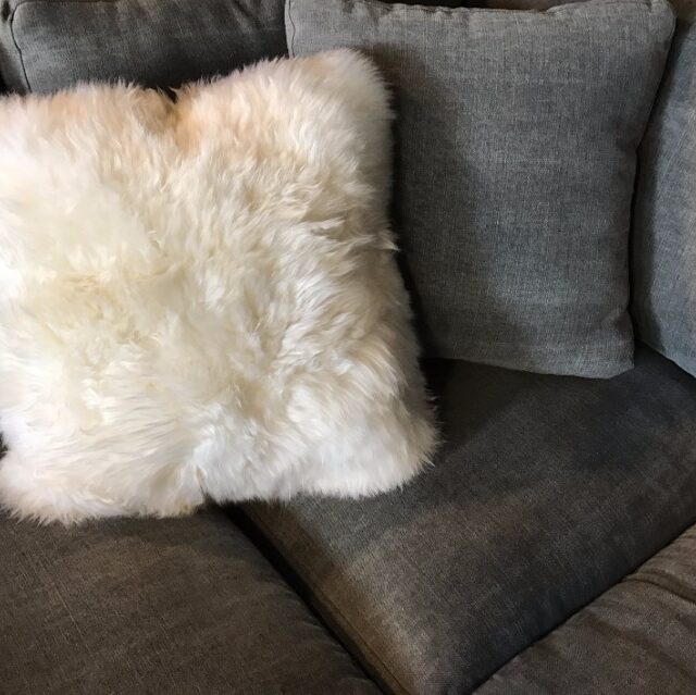 high-quality-cushions-made-of-sheepskin-785544-en-max