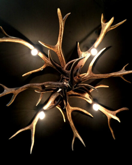 stylish-ceiling-lamp-deer-antlers-1838702-en-max