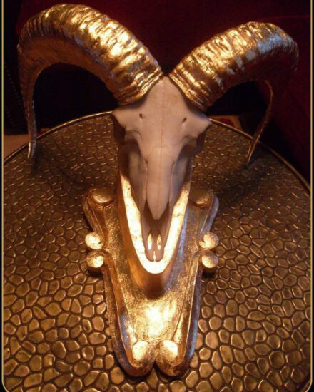 very-exclusive-golden-skull-of-a-mouflon-1050252-en-max