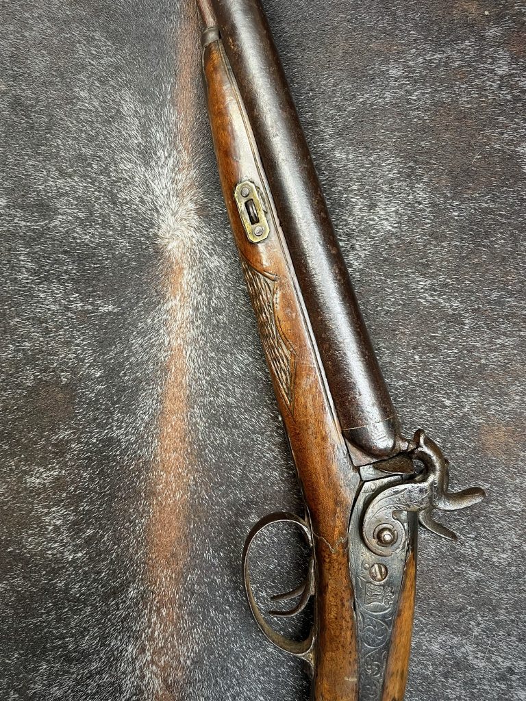 Antique decorative hunting rifle