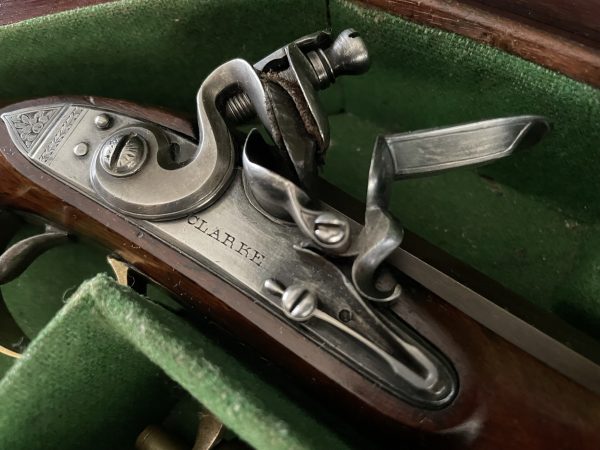 Originele Engelse kist met duelleer pistolen