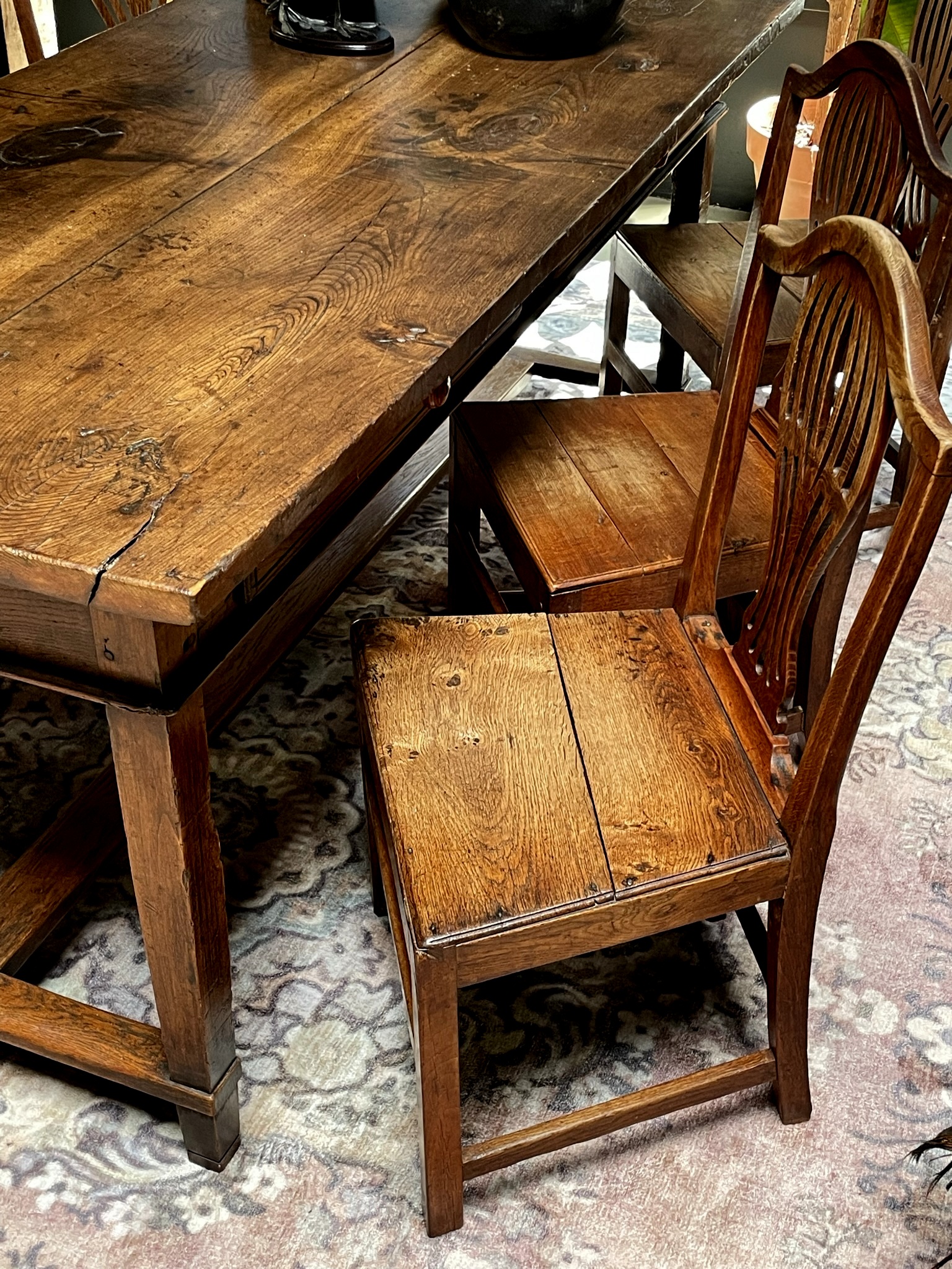 Gezondheid Groenteboer punch Antieke tafel met 6 stoelen - BEAST Interiors