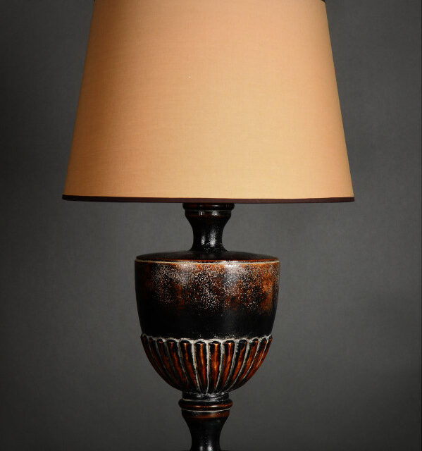 brown-sculted-vase-lamp