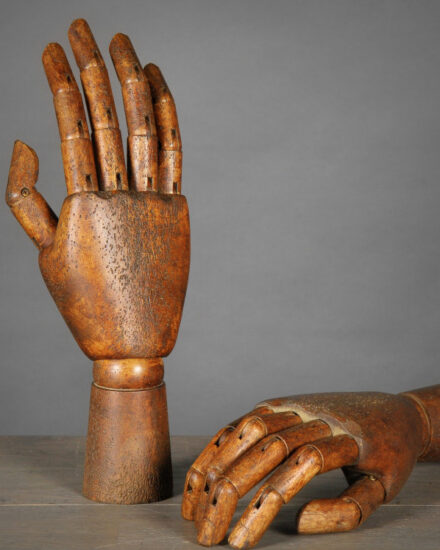 articulated-wood-hand-set-of-2