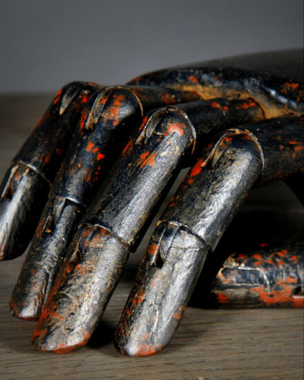 black-articulated-wood-hand (2)