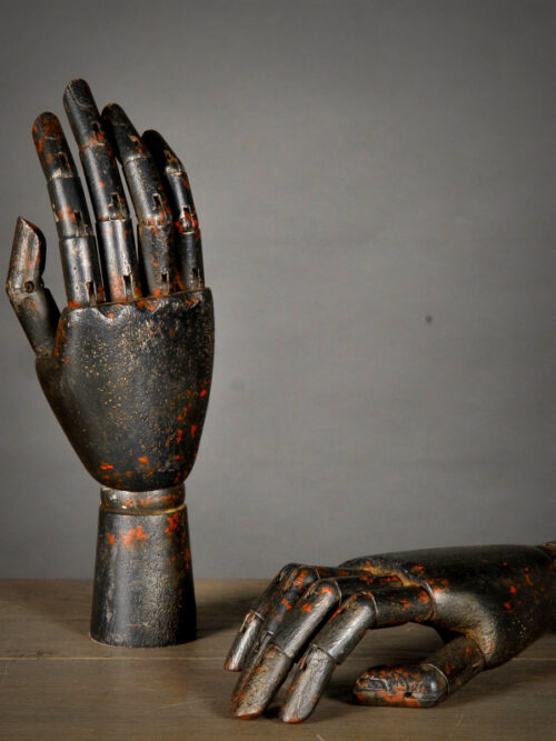 Reproduction wooden hand (set of 2)